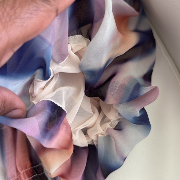 Steve Madden Printed Puff Sleeve Top Women’s Size Small. Never worn. - Picture 4 of 5